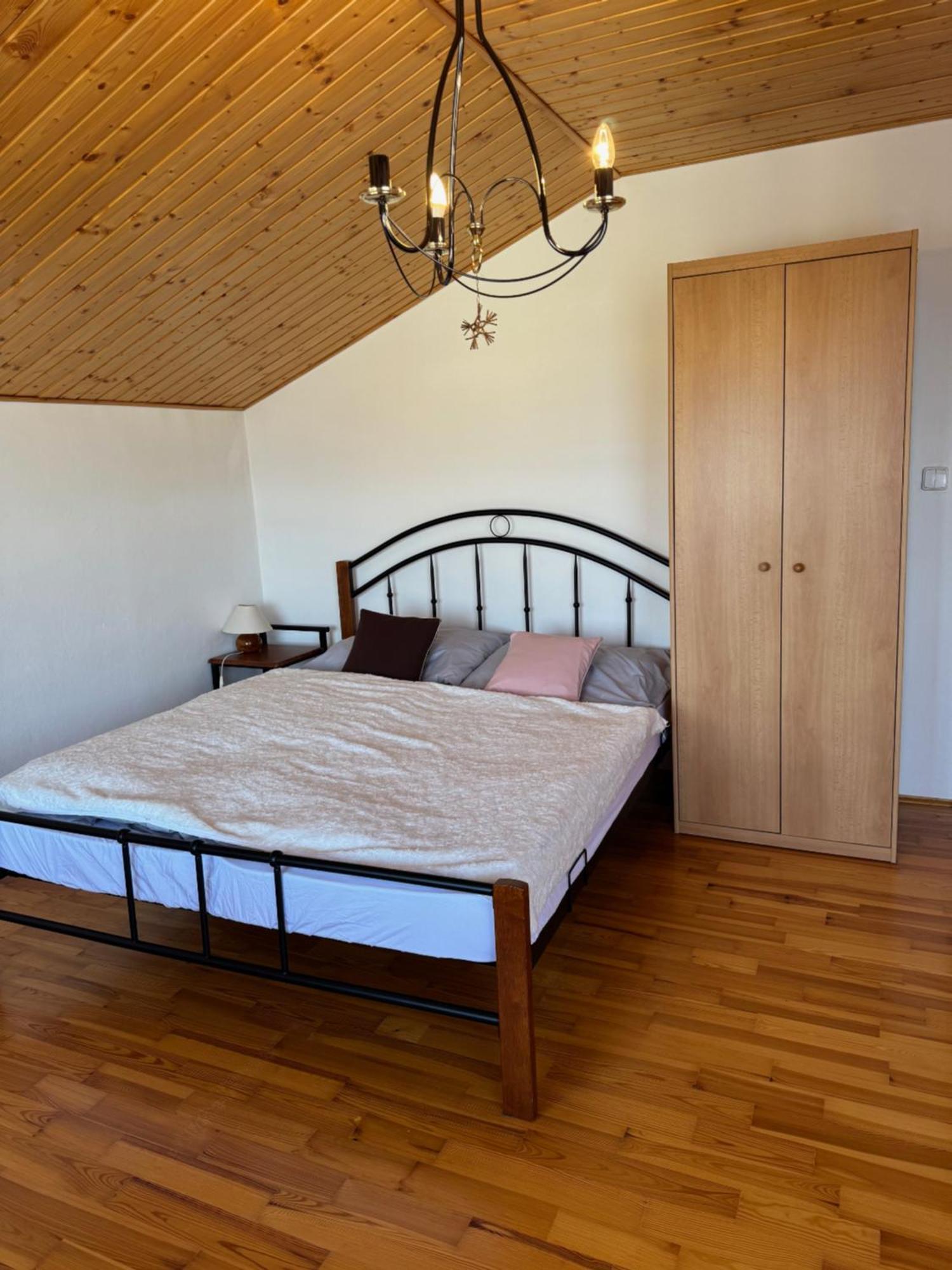 Villa Menhardi Нова Лесна Екстер'єр фото